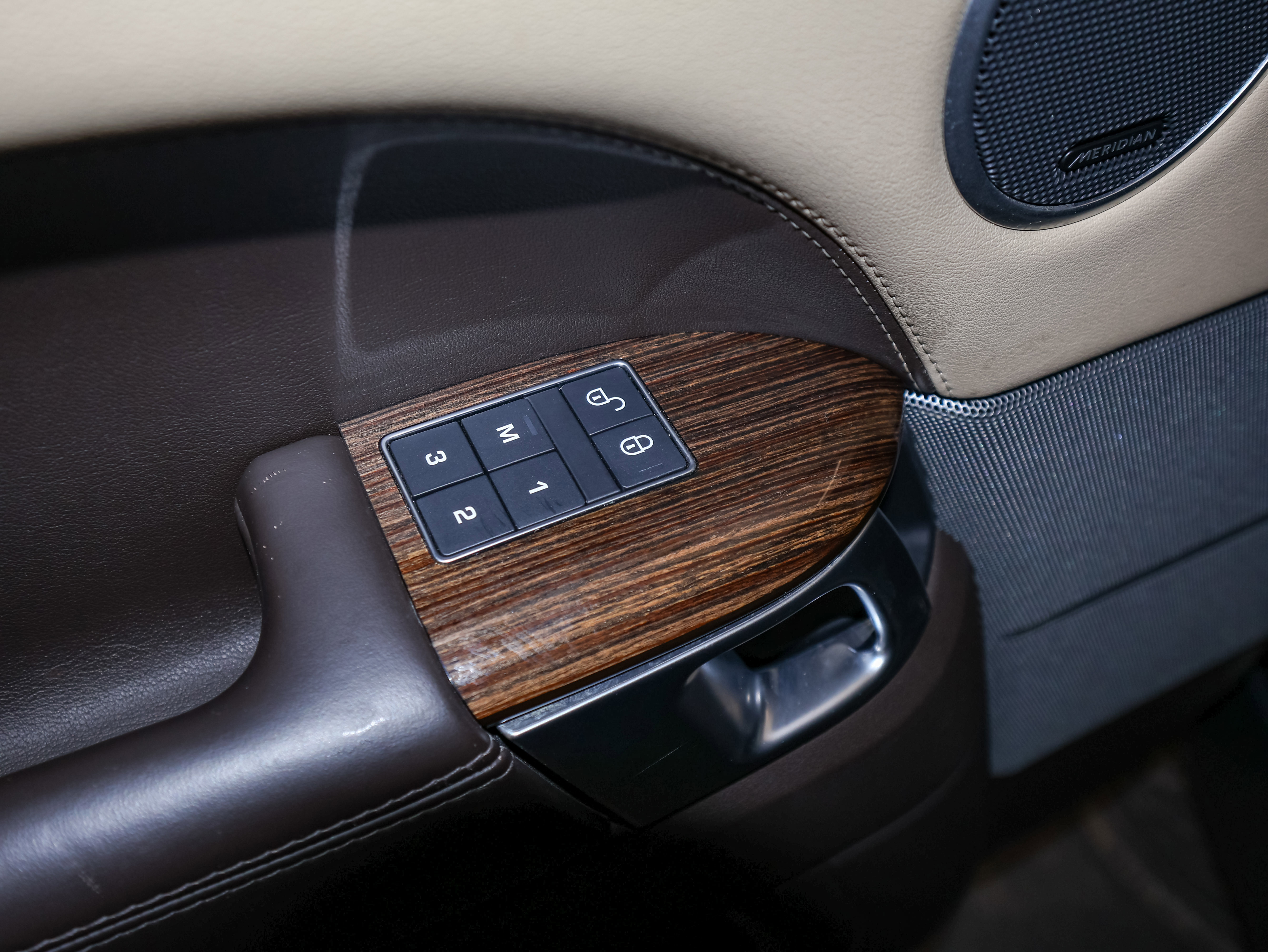 Used 2020 Land Rover Range Rover Sport HSE image 21