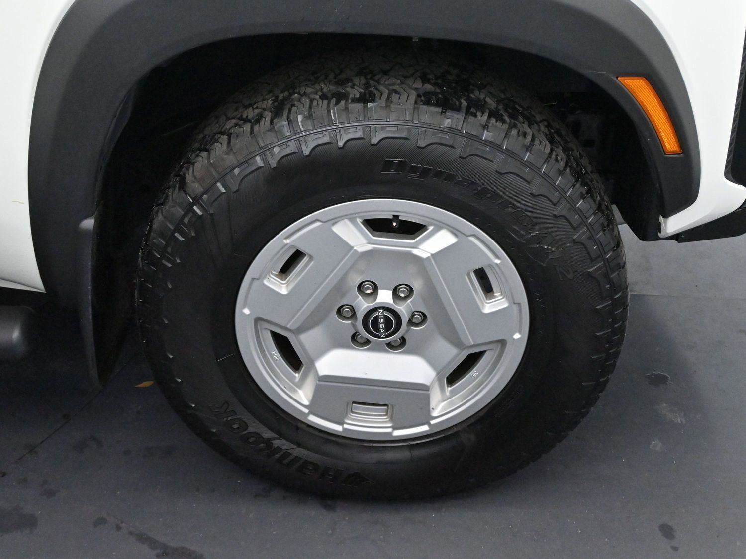 Used 2024 Nissan Frontier SV w/ Hardbody Edition image 32