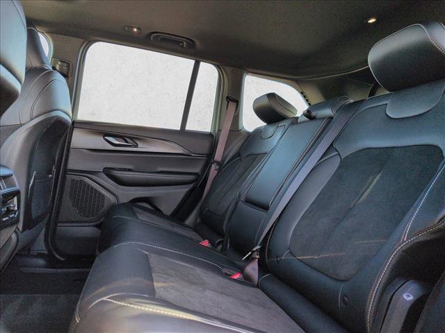 Used 2025 Jeep Grand Cherokee 4WD image 18