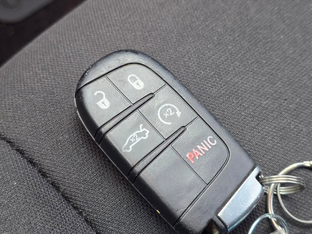 Used 2018 Dodge Challenger SXT w/ Blacktop Package RWD image 8