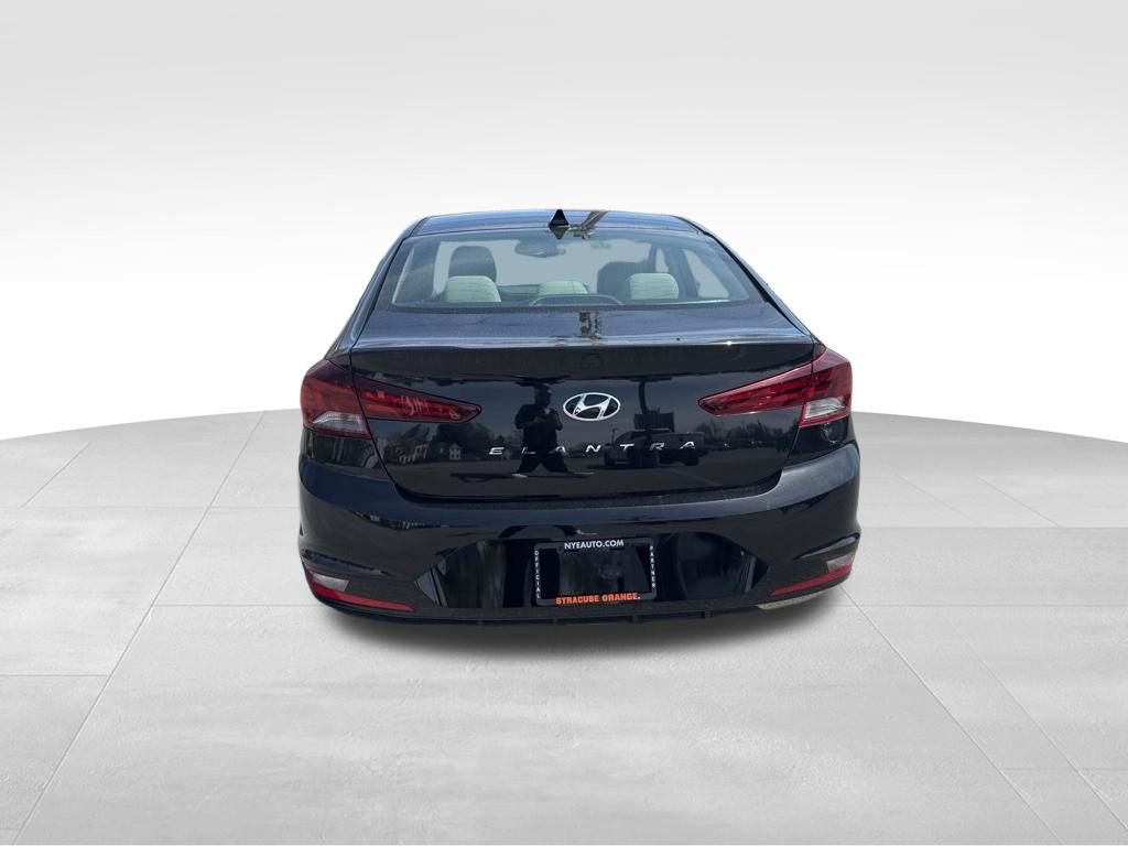 Used 2020 Hyundai Elantra Value Edition w/ Winter Weather Package FWD image 4