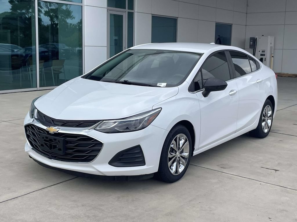 Used 2019 Chevrolet Cruze LT w/ Convenience Package FWD image 2