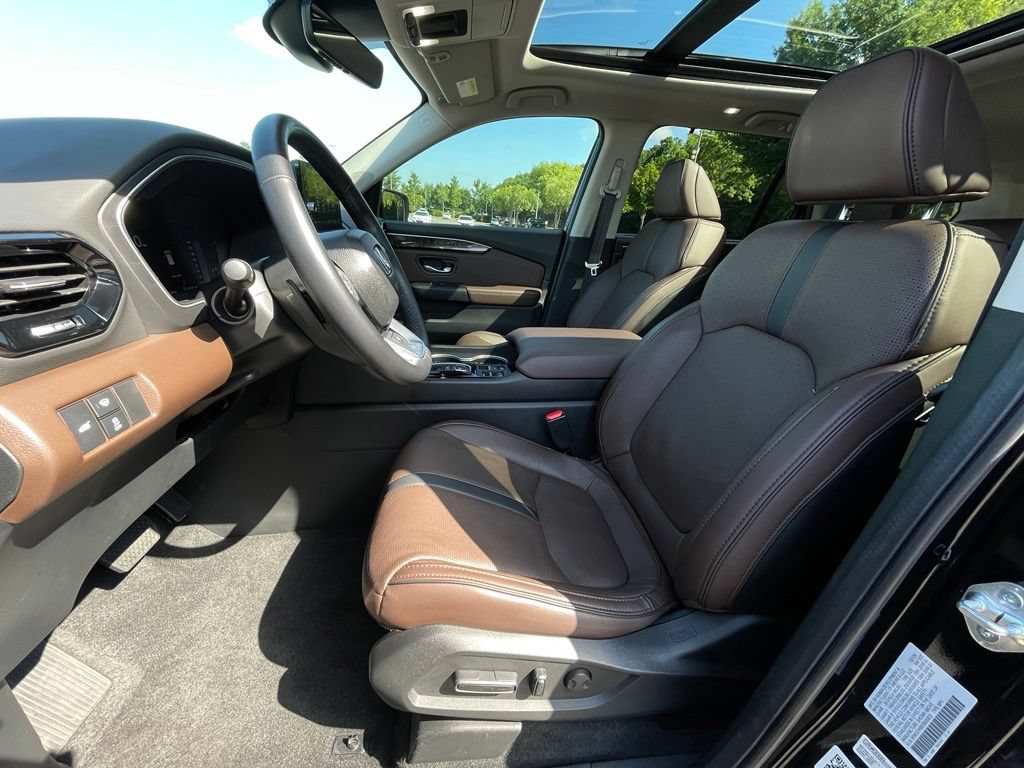 Used 2025 Honda Pilot Elite image 30