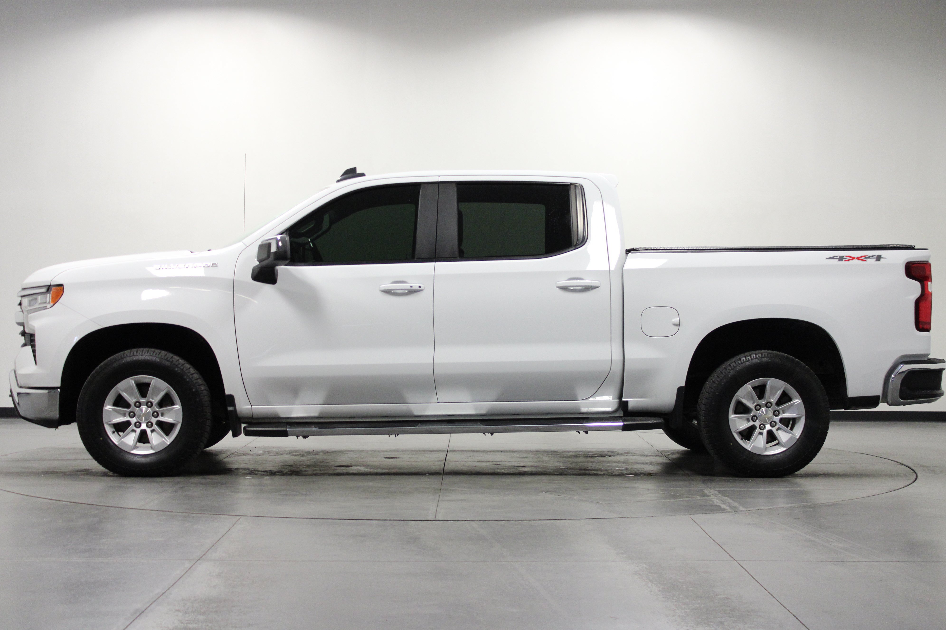 Used 2023 Chevrolet Silverado 1500 LT w/ Protection Package AWD/4WD image 7
