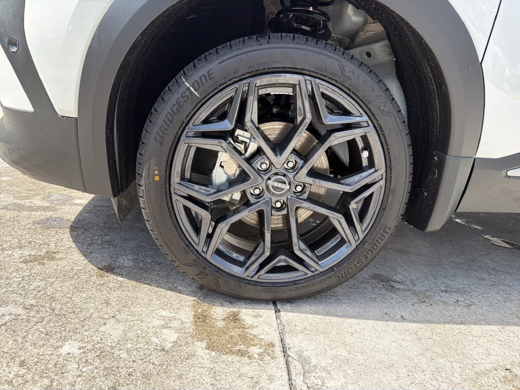 New 2026 Nissan Kicks SR w/ SR Premium Package FWD image 12