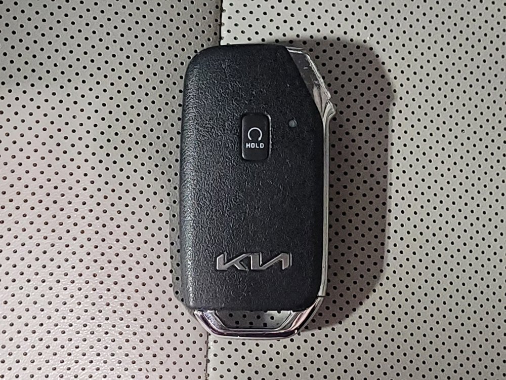 Used 2022 Kia Telluride S FWD image 32