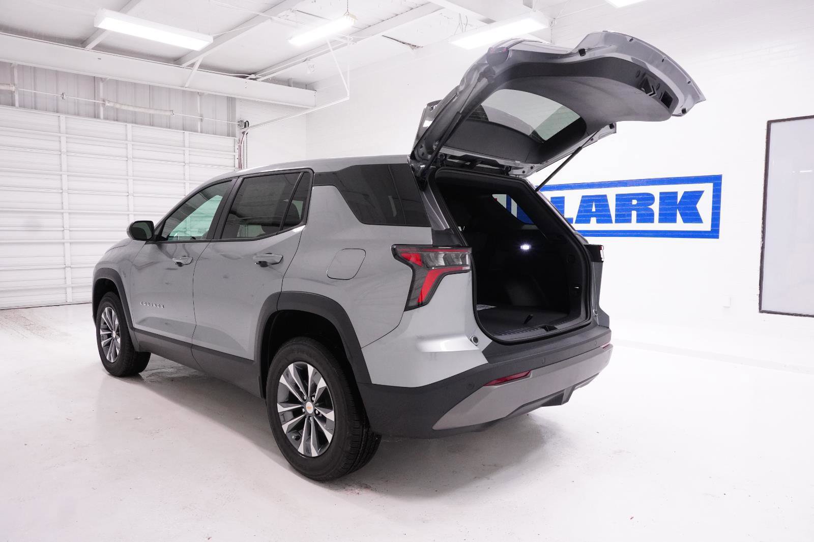 New 2026 Chevrolet Equinox LT image 8