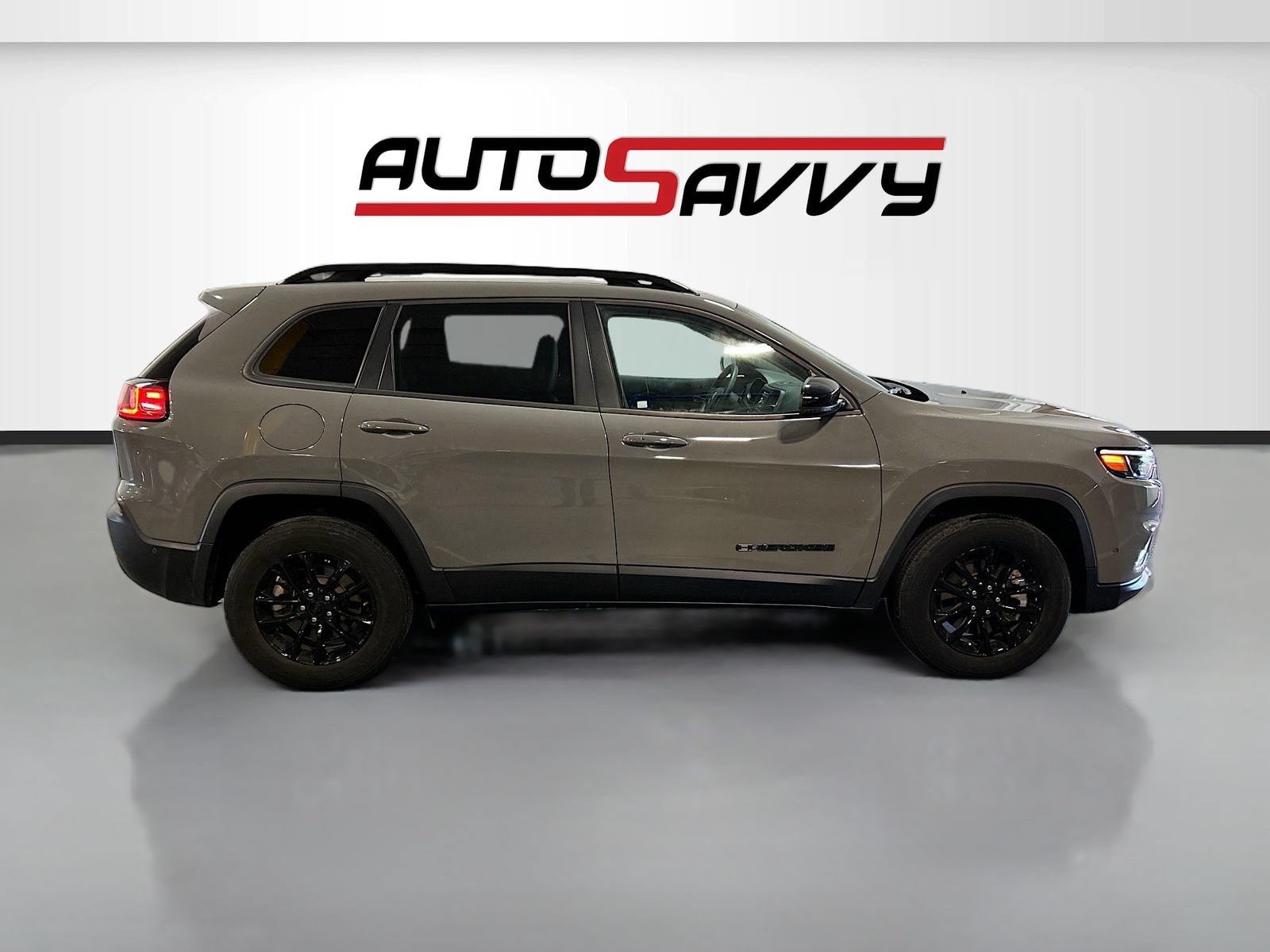Used 2023 Jeep Cherokee Altitude Lux AWD/4WD image 8