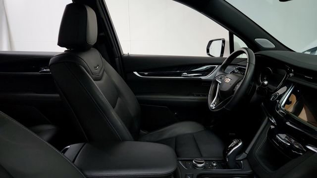 Certified 2023 Cadillac XT6 Premium Luxury w/ LPO, Floor Liner Package image 26