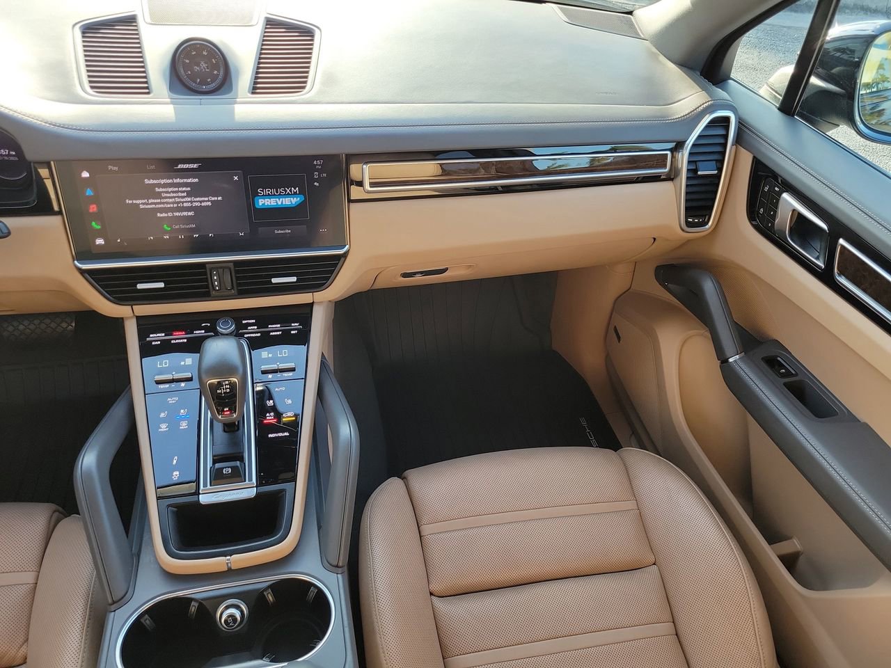 Used 2023 Porsche Cayenne Platinum Edition image 16