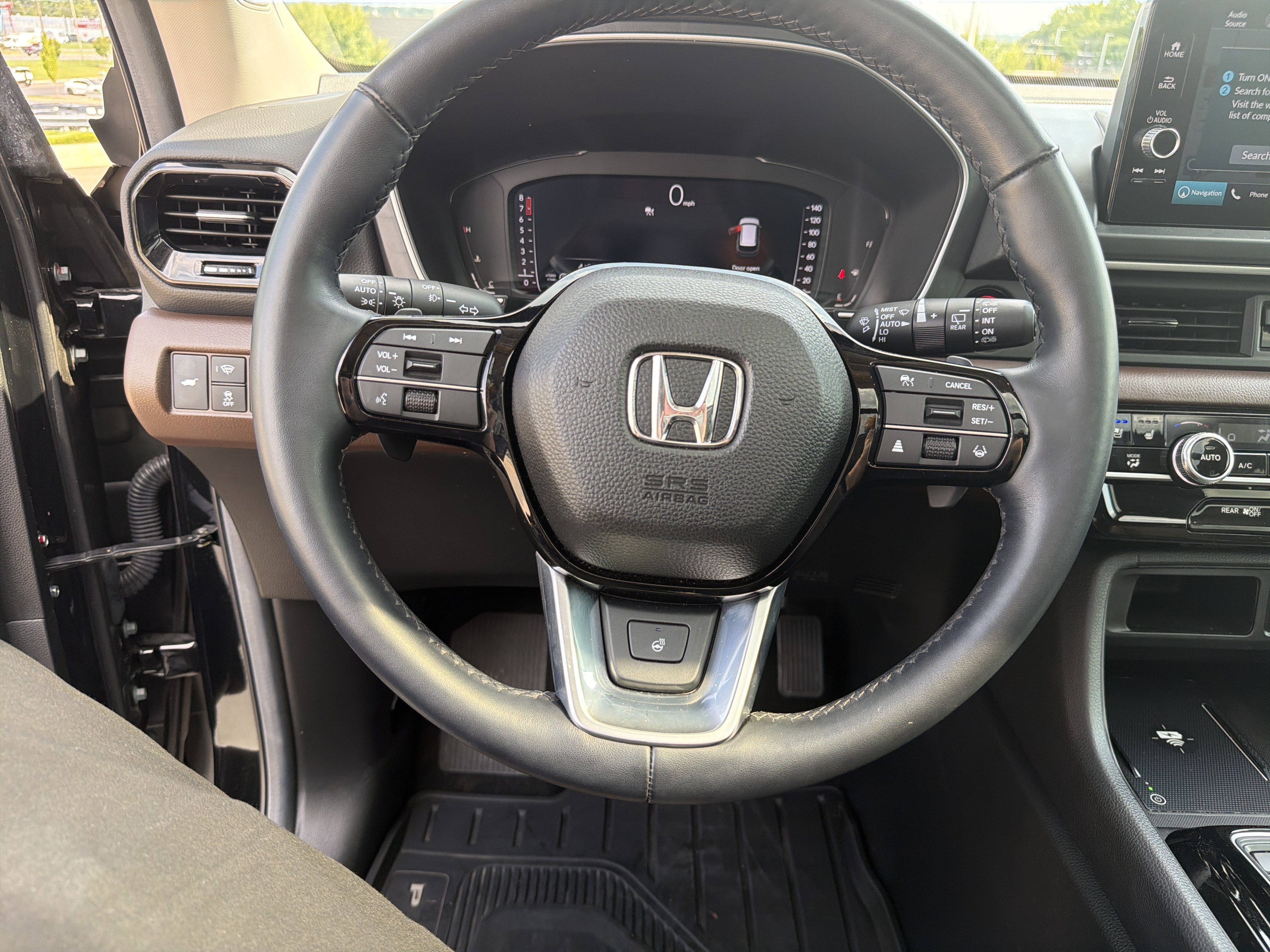 Used 2025 Honda Pilot Elite image 18