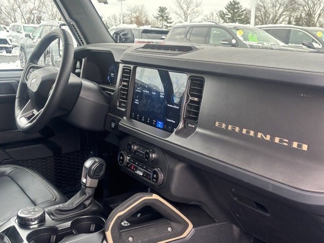 Used 2025 Ford Bronco Badlands image 16