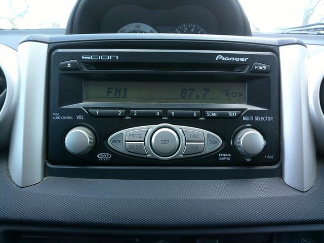 Used 2006 Scion xA FWD image 13