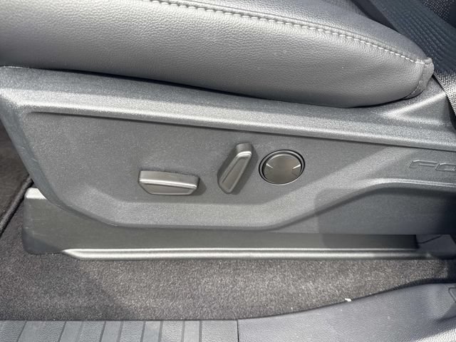 Used 2025 Ford F150 Lariat AWD/4WD image 19