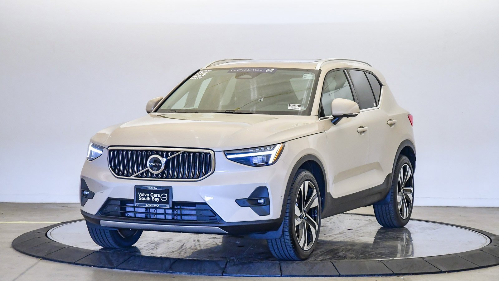 Certified 2025 Volvo XC40 B5 Plus w/ Climate Package