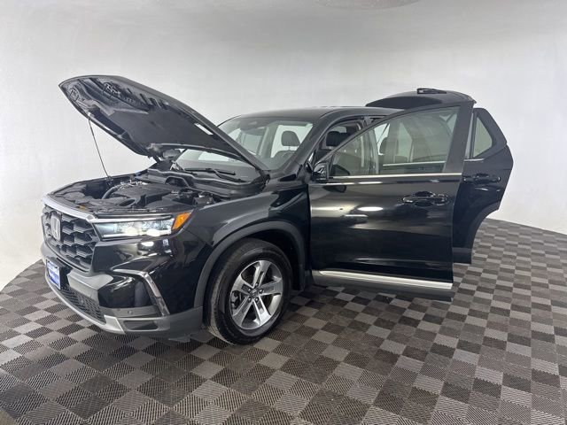 Used 2025 Honda Pilot EX-L image 12