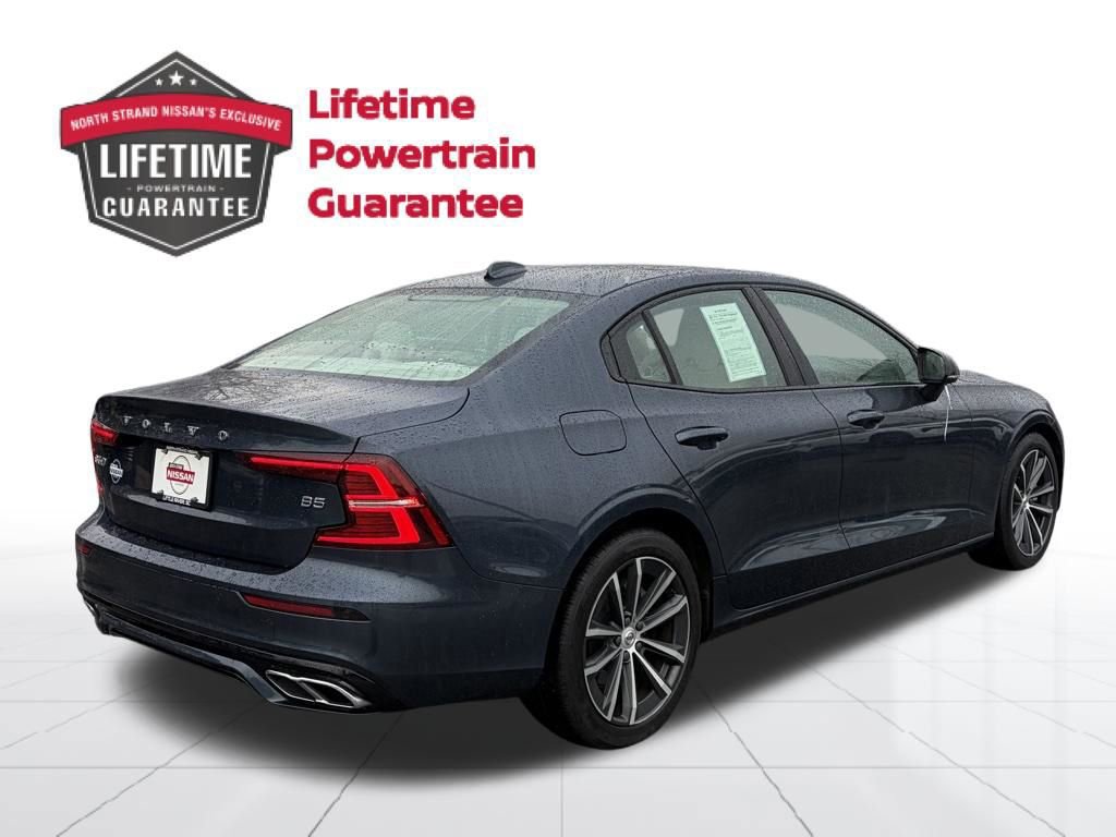 Used 2022 Volvo S60 B5 Momentum w/ Premium Package image 6