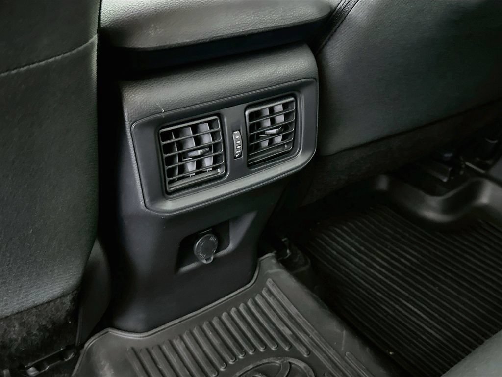 Used 2022 Toyota RAV4 LE AWD/4WD image 25