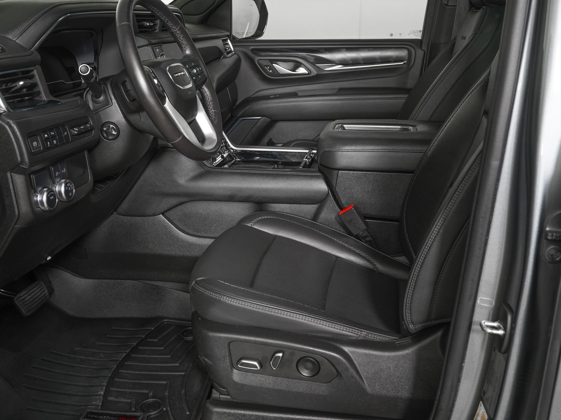 Used 2022 GMC Yukon Denali RWD image 15