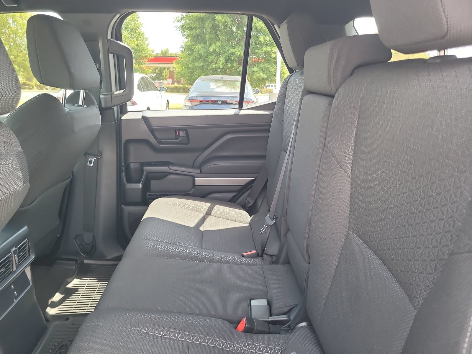 Used 2025 Toyota 4Runner SR5 AWD/4WD image 23