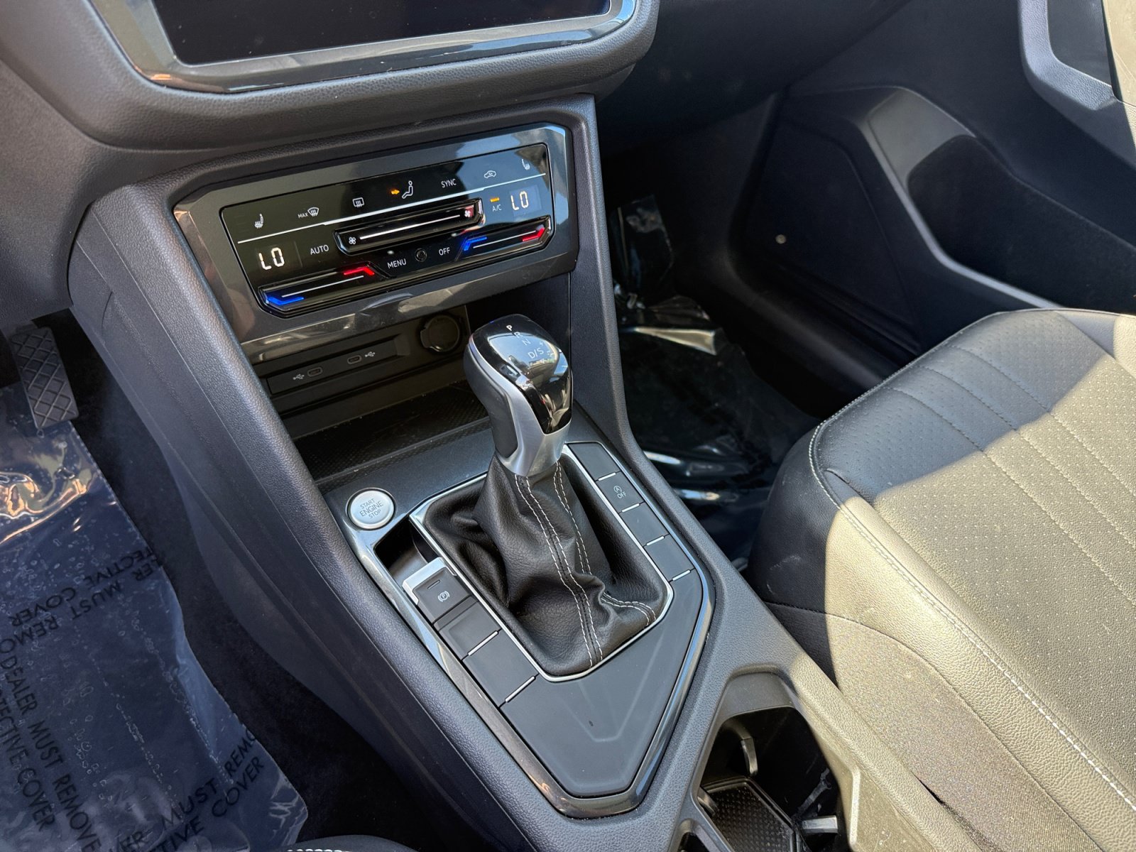 Used 2023 Volkswagen Tiguan SE w/ Panoramic Sunroof Package FWD image 13