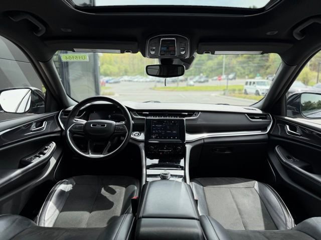 Used 2022 Jeep Grand Cherokee L Laredo AWD/4WD image 28