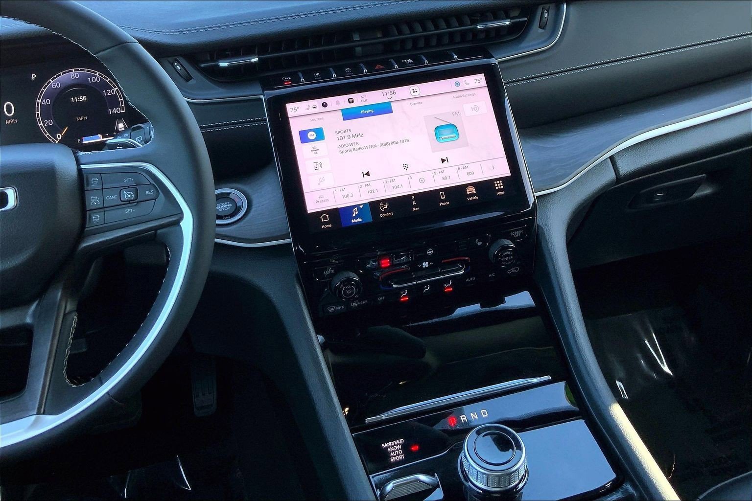 Certified 2023 Jeep Grand Cherokee L Limited w/ Trailer Tow Group (B) image 6