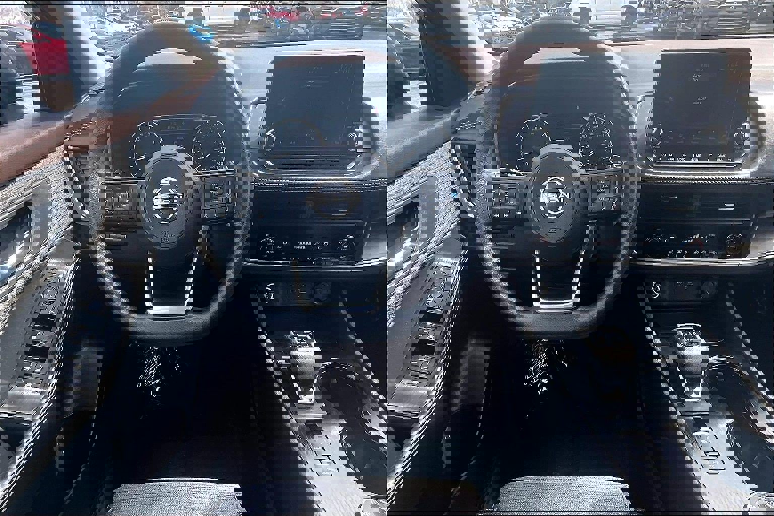 Used 2023 Nissan Rogue SV image 5