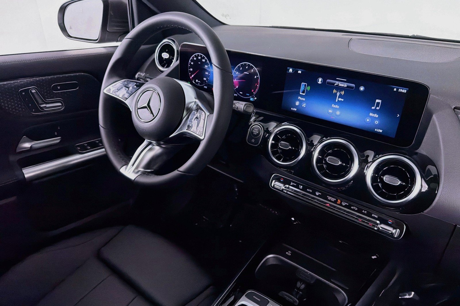 New 2026 Mercedes-Benz GLA 250 image 15