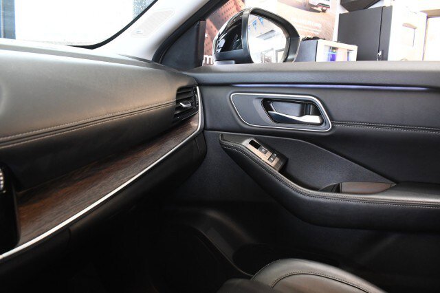 Used 2025 Nissan Rogue Platinum w/ Platinum Premium Package AWD/4WD image 42