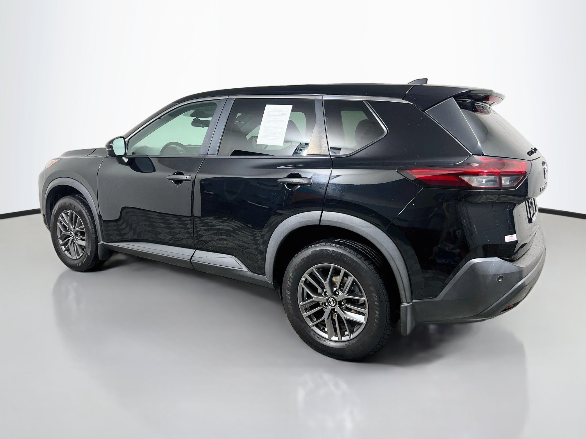 Used 2021 Nissan Rogue S AWD/4WD image 8