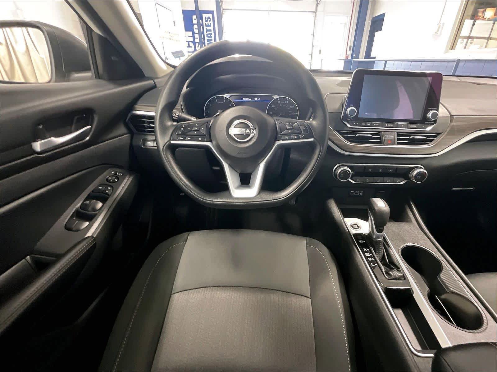 Certified 2025 Nissan Altima 2.5 SV FWD image 17