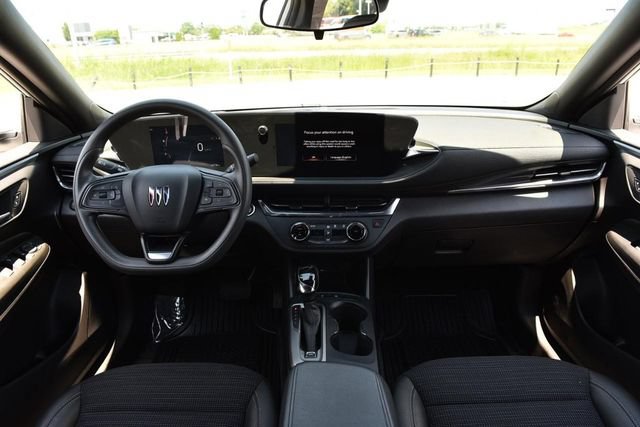 Used 2025 Buick Envista Preferred FWD image 7
