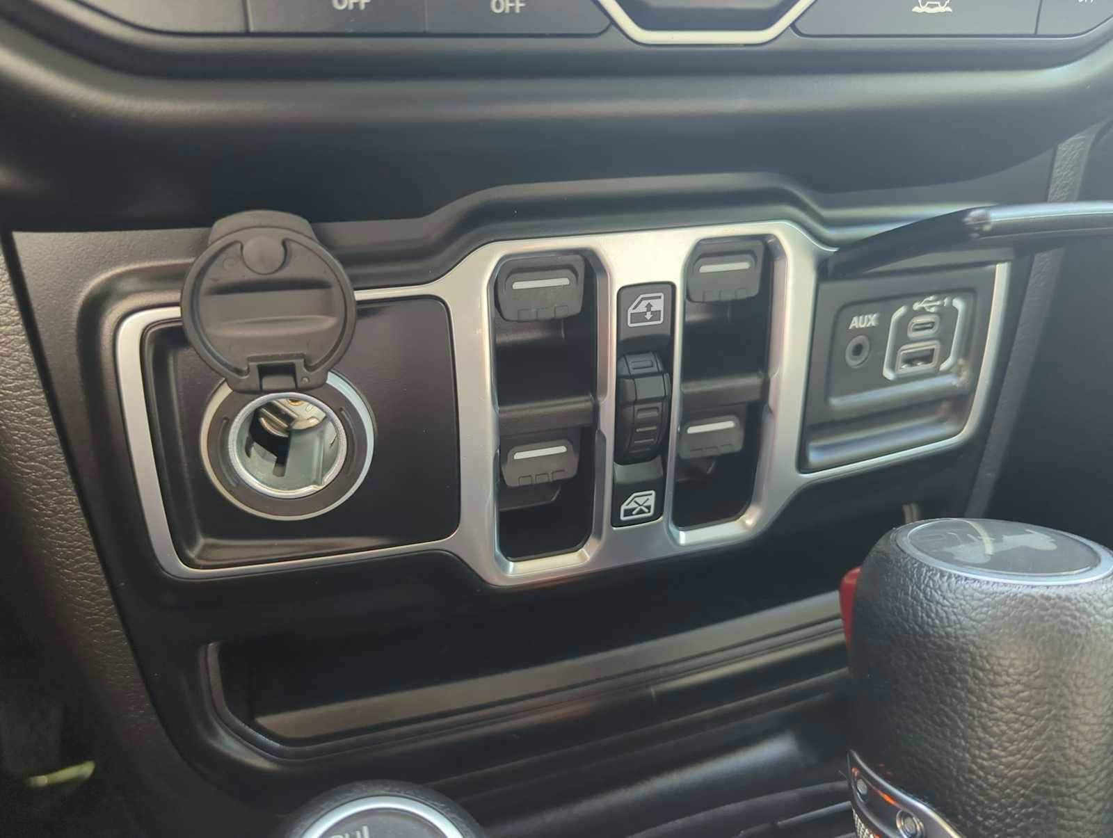 Used 2023 Jeep Wrangler Sport S image 30