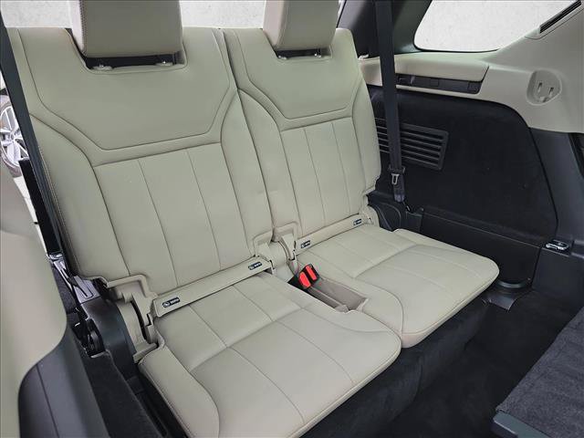 Used 2018 Land Rover Discovery HSE AWD/4WD image 12
