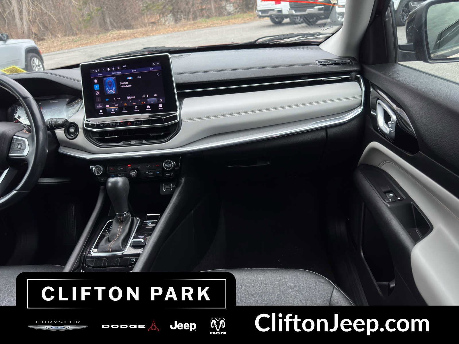 Used 2022 Jeep Compass Limited image 24