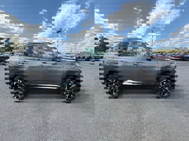 New 2025 Nissan Kicks SV image 4