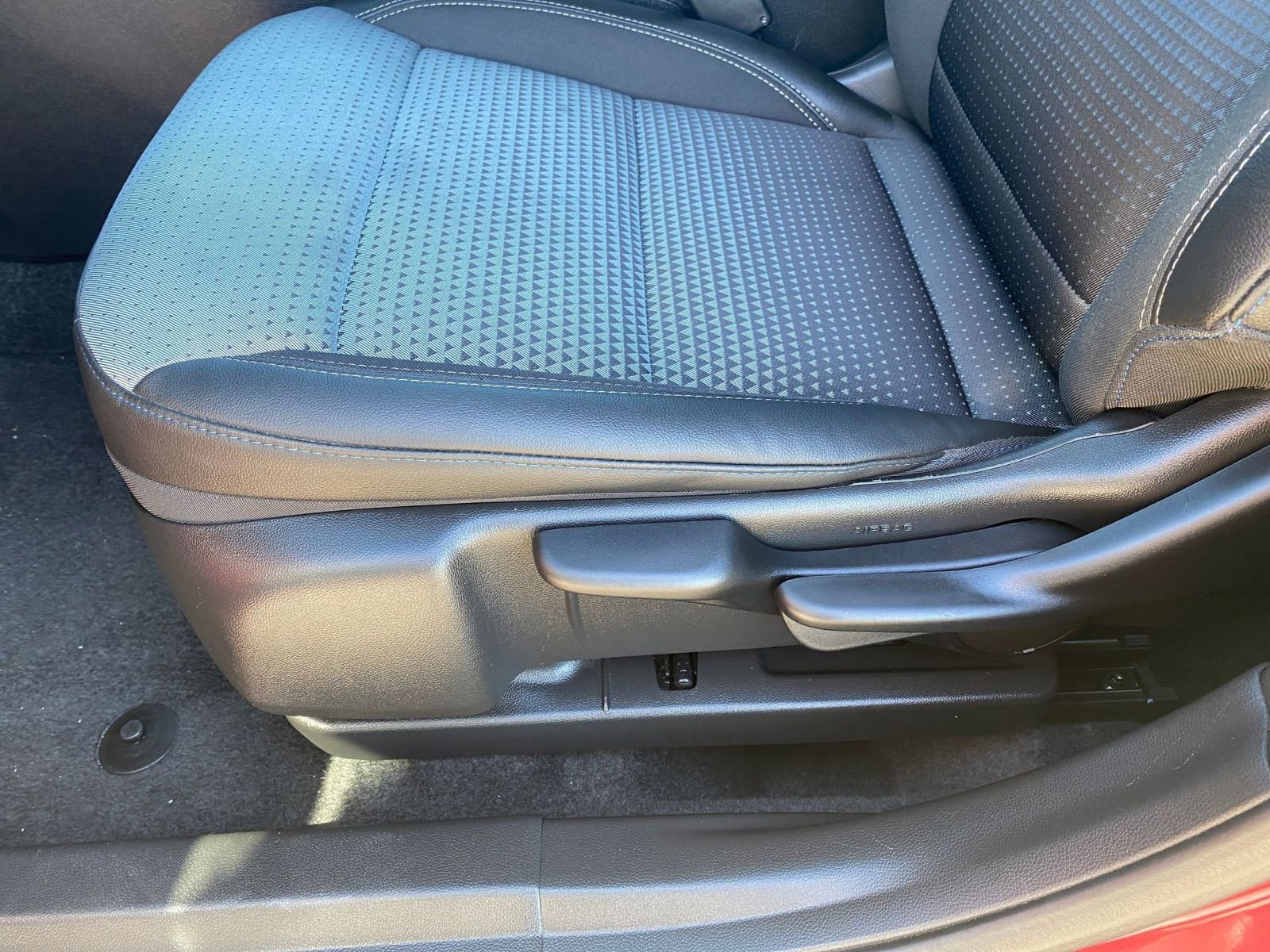 Used 2025 Chevrolet Trax LT image 23