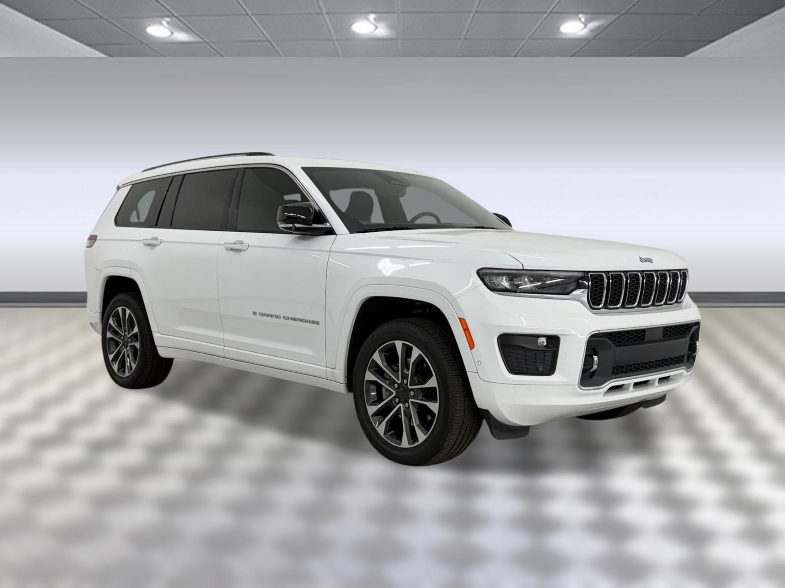 Used 2022 Jeep Grand Cherokee L Overland w/ Luxury Tech Group IV AWD/4WD image 7