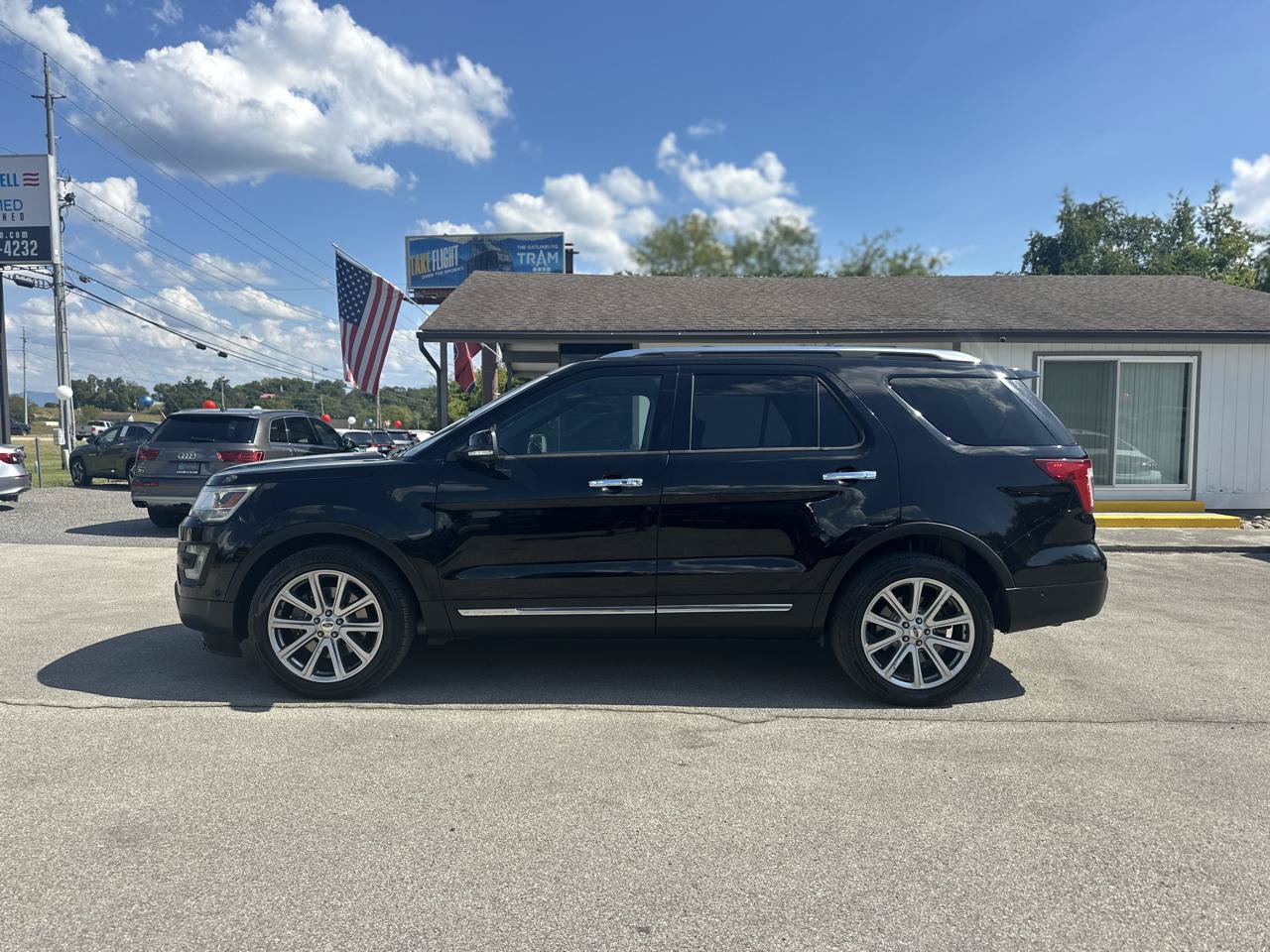 Used 2016 Ford Explorer Limited w/ Equipment Group 301A AWD/4WD image 7