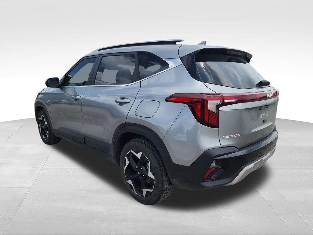 Used 2025 Kia Seltos EX FWD image 7