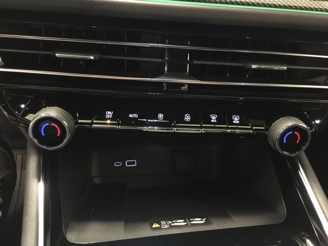 New 2026 Chevrolet Traverse High Country w/ LPO, Floor Liner Package image 29