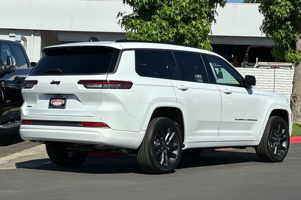 New 2026 Jeep Grand Cherokee L Limited AWD/4WD image 4