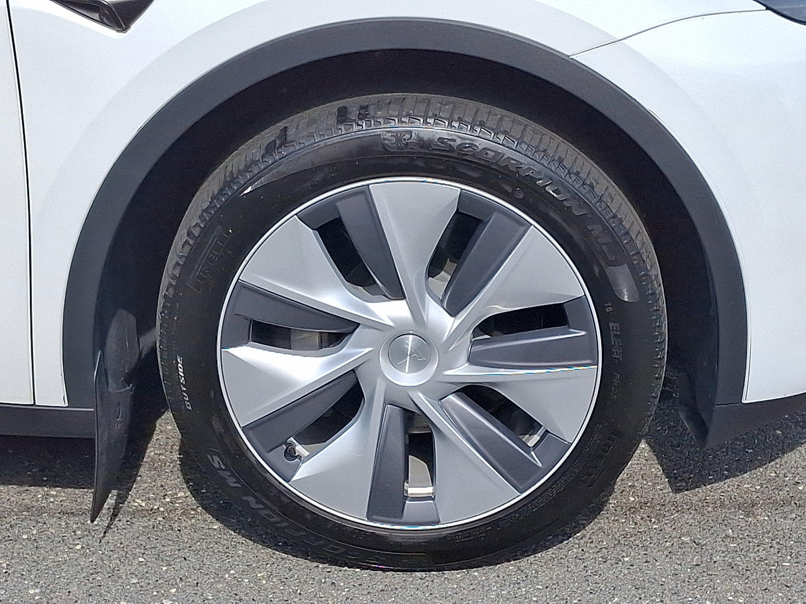Used 2023 Tesla Model Y Long Range AWD/4WD image 8