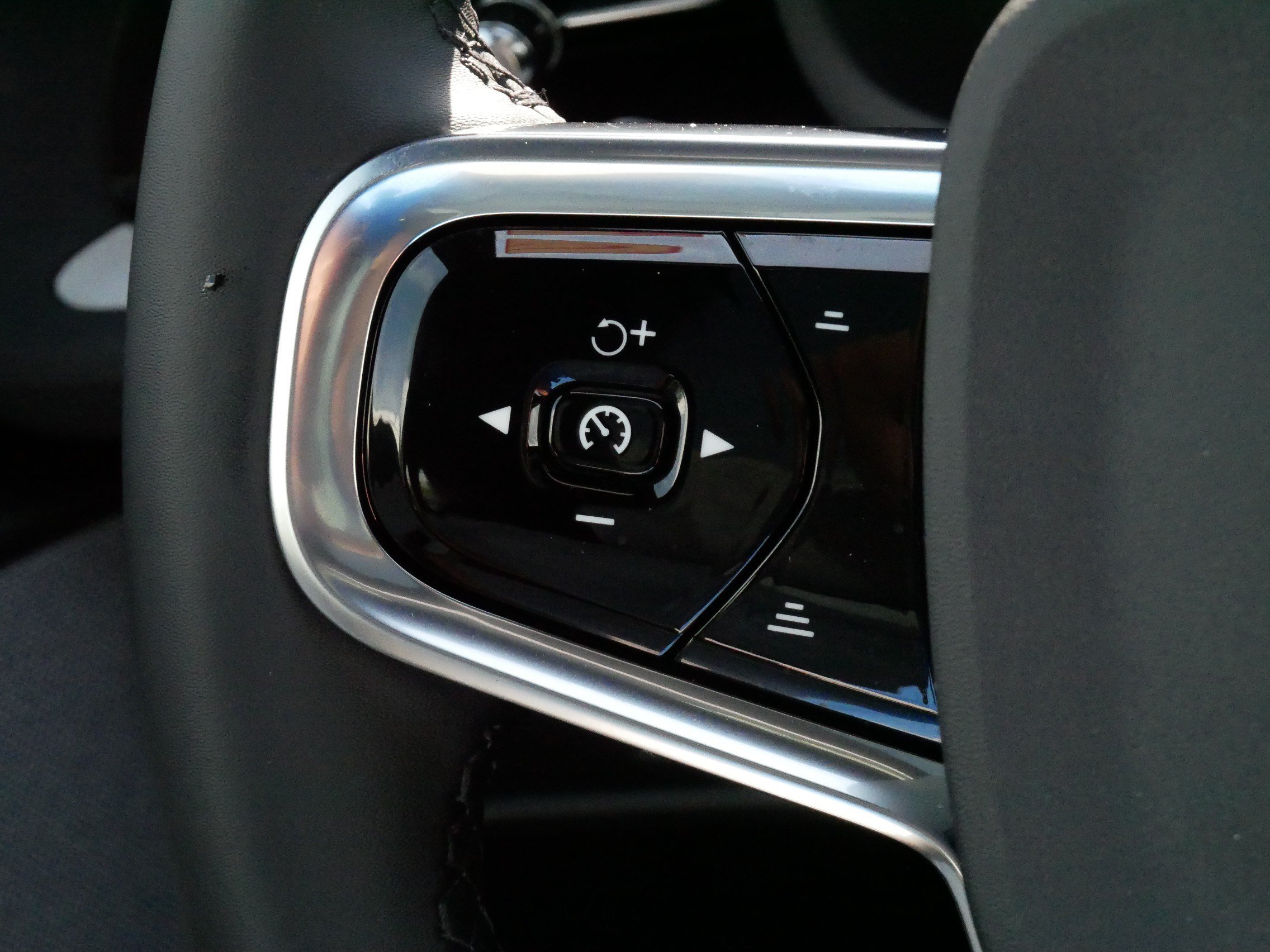 Used 2023 Polestar Polestar 2 w/ Pilot Pack AWD/4WD image 25