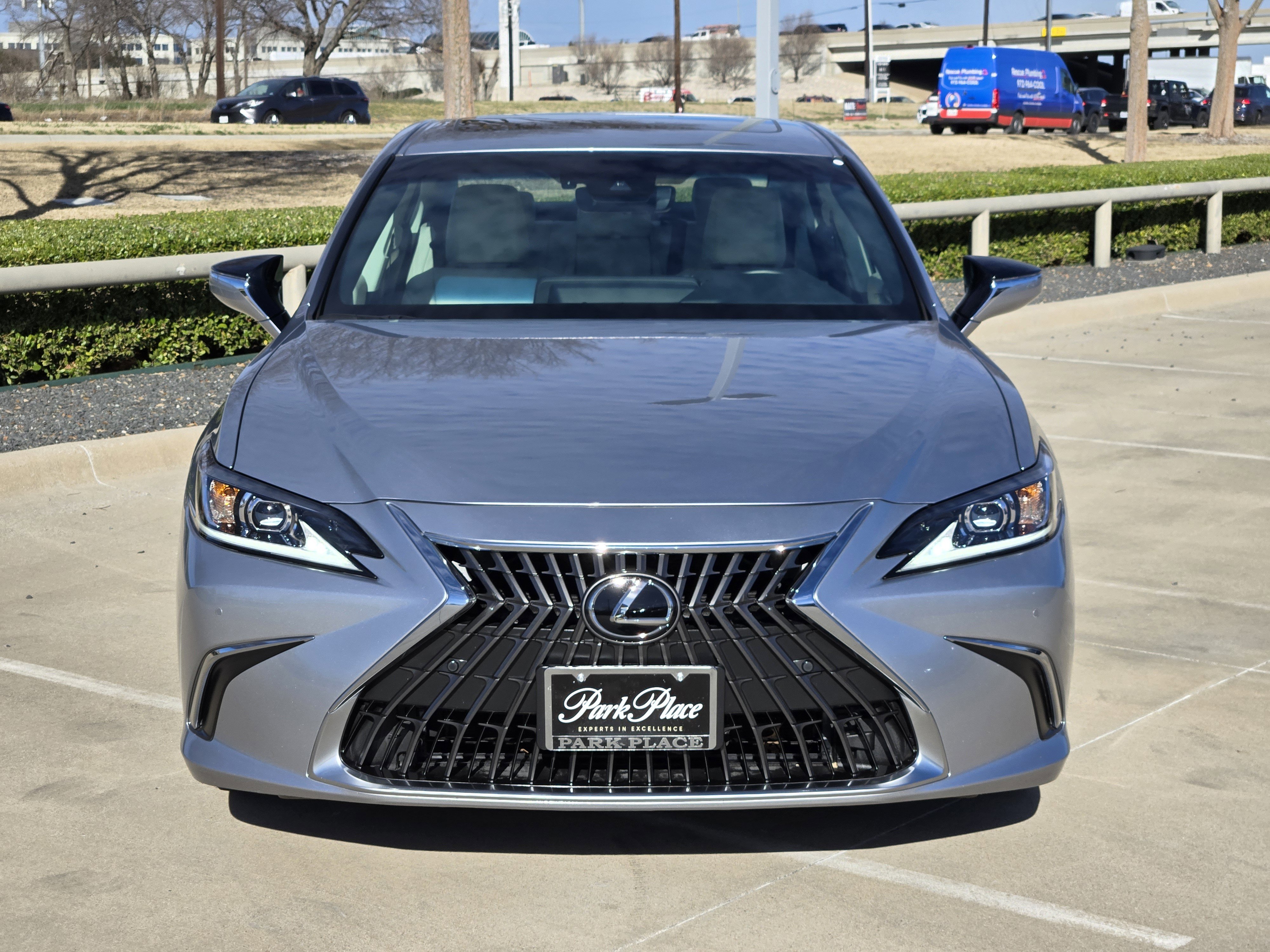 Used 2025 Lexus ES 300h w/ Premium Package image 11