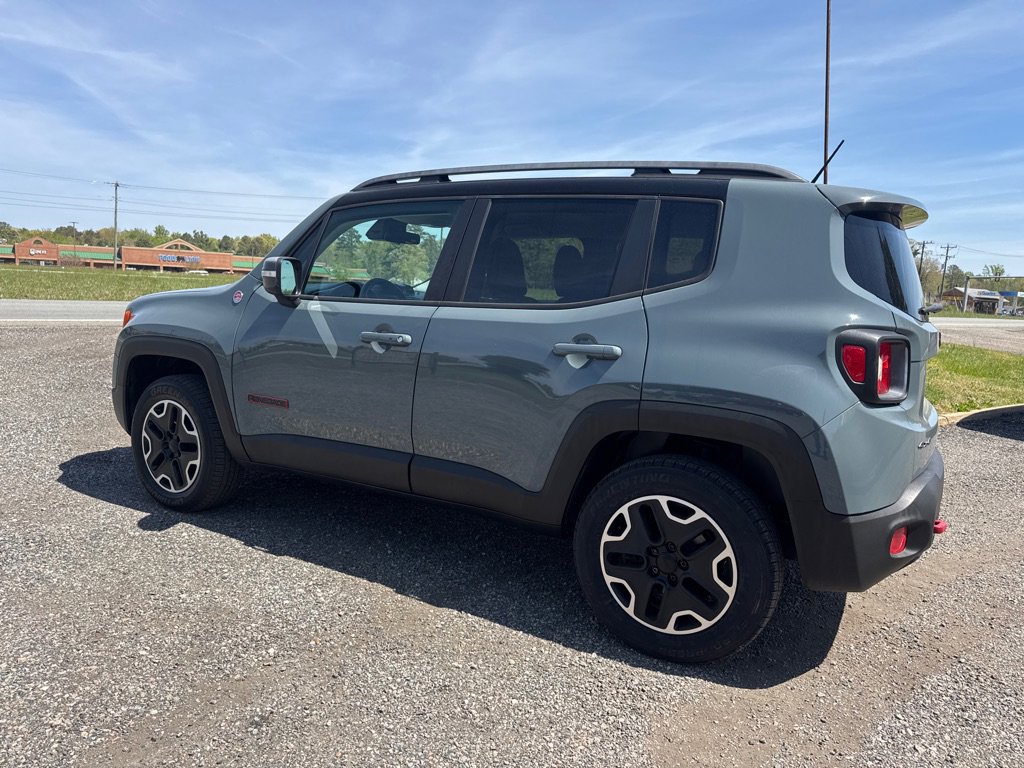 Used 2015 Jeep Renegade Trailhawk w/ Safety & Security Group I image 5