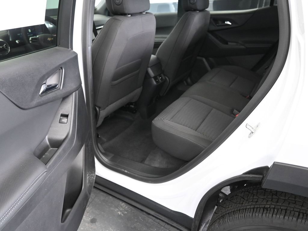 New 2025 Chevrolet Equinox LT w/ Safety and Technology Package image 14