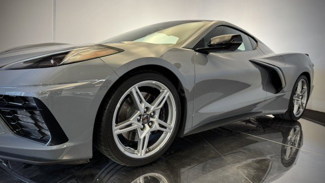 Used 2024 Chevrolet Corvette Stingray Premium Cpe w/ Z51 Performance Package RWD image 19