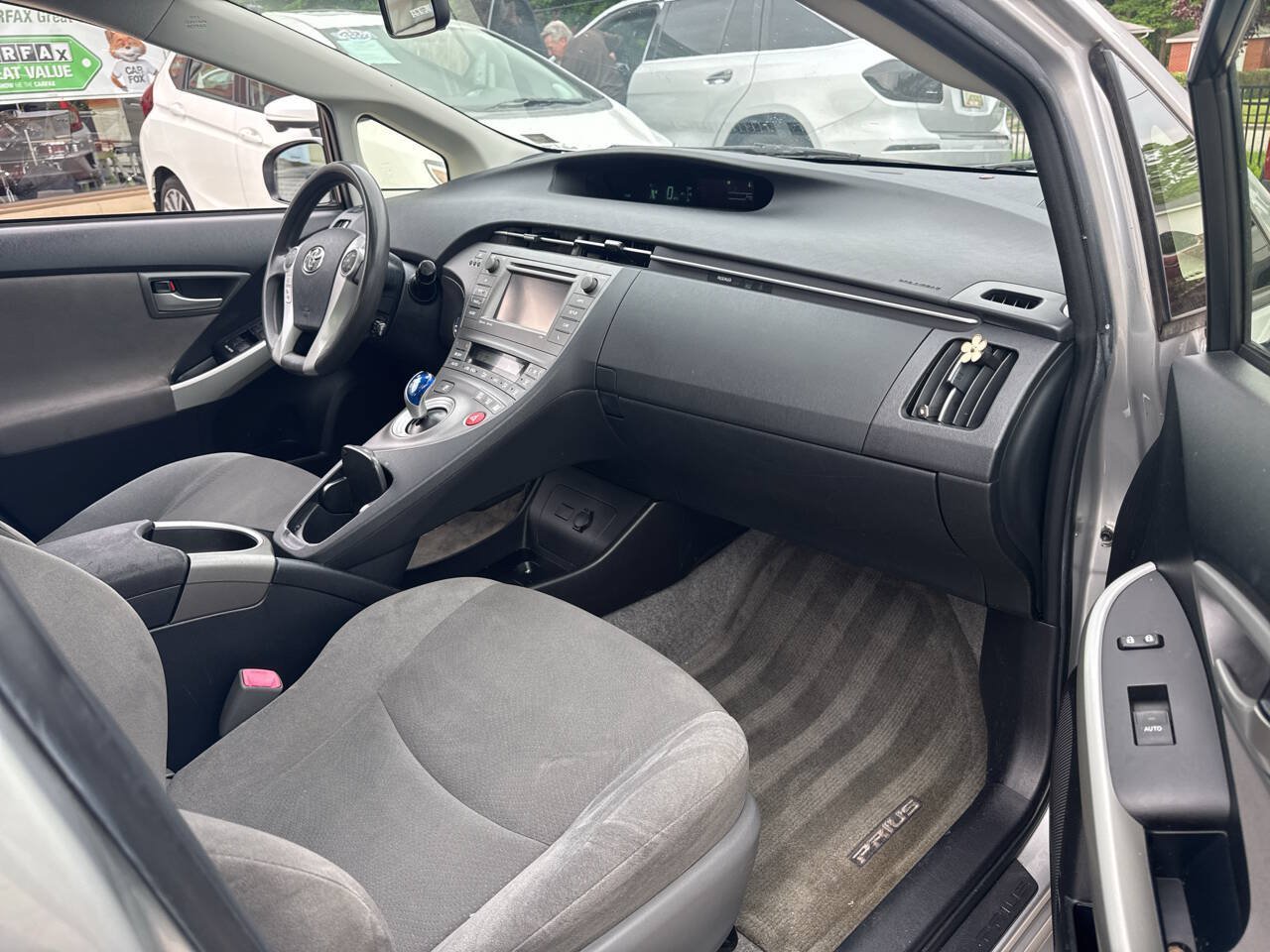 Used 2013 Toyota Prius Three w/ Solar Roof Pkg FWD image 8